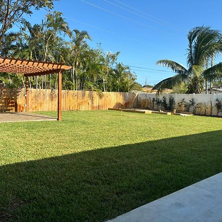 House In Dania Beach Bagian luar foto